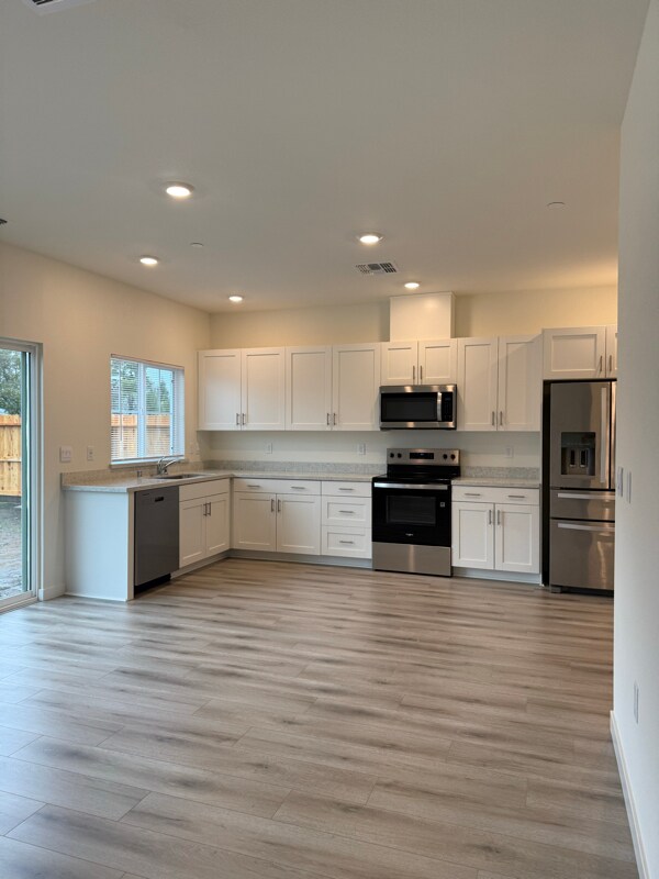 Foto del edificio - 874 Pico Pl