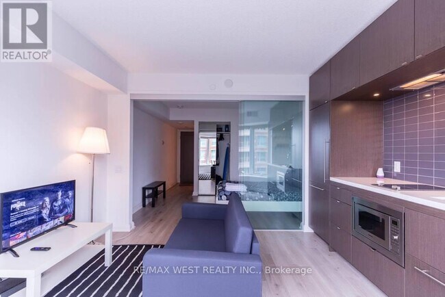 Photo du bâtiment - 155-1155 Yorkville Ave