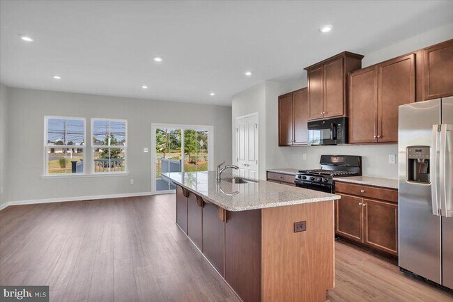 Foto del edificio - 40 Hamilton Ct