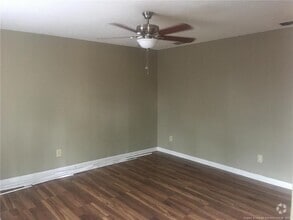 Building Photo - 602 Mosswood Ln
