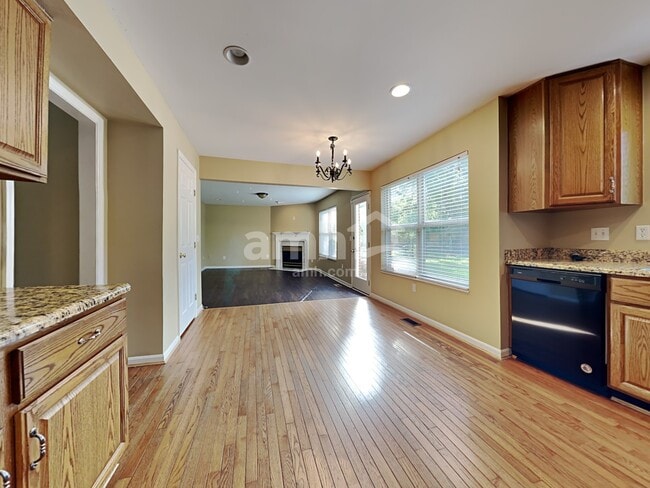 Foto del edificio - 823 Wingate Dr