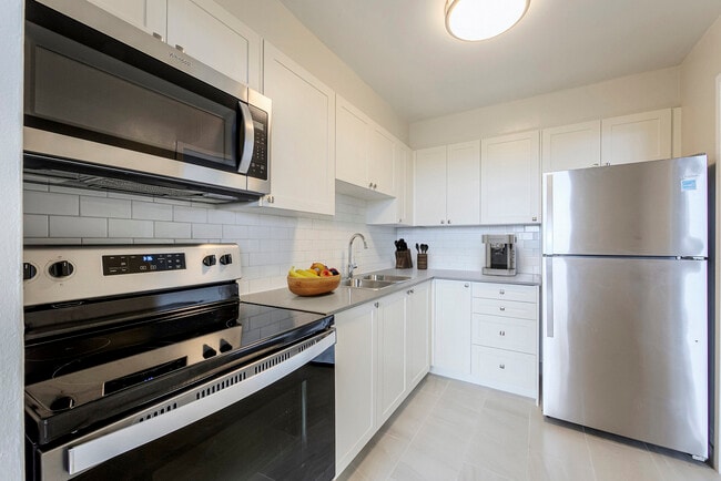 Building Photo - Lakewood Apartments I