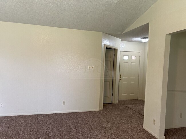 Building Photo - 3319 Westrim Dr