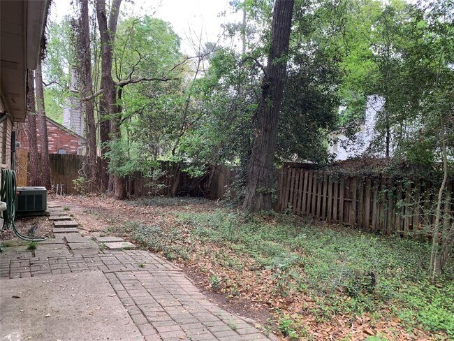 Foto del edificio - 75 Rockridge Dr