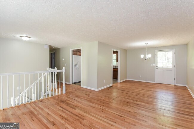 Building Photo - 3085 Flowers Dr