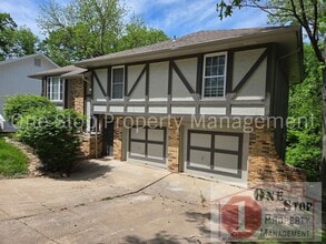 Building Photo - 3032 NE 73rd Terrace