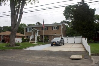 Building Photo - 1069 Callahan St