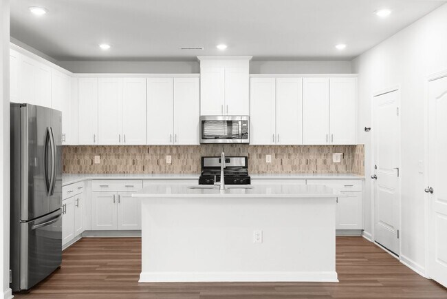 Building Photo - Stunning 4 Bedroom, 3 Bathroom Home - Flow...