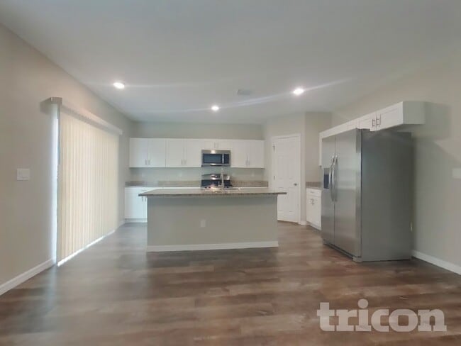 Foto del edificio - 12930 Oak Hill Way