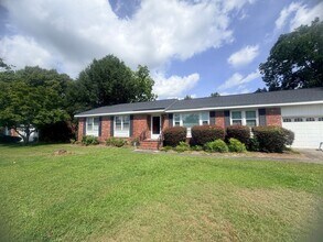 Building Photo - 839 Malibu Dr