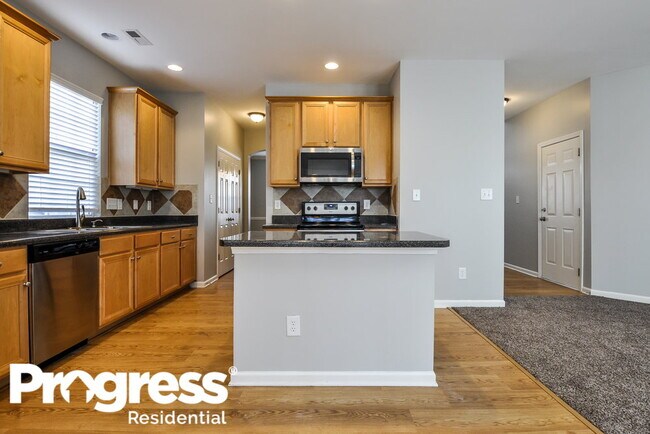 Building Photo - 650 Ashbrittle Dr