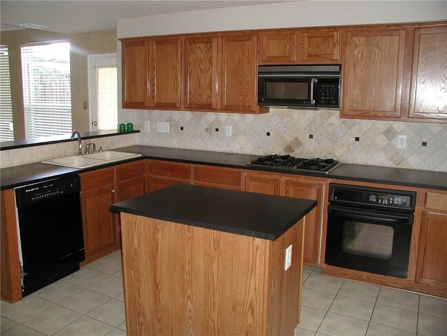 Building Photo - 4418 Santa Fe Ln
