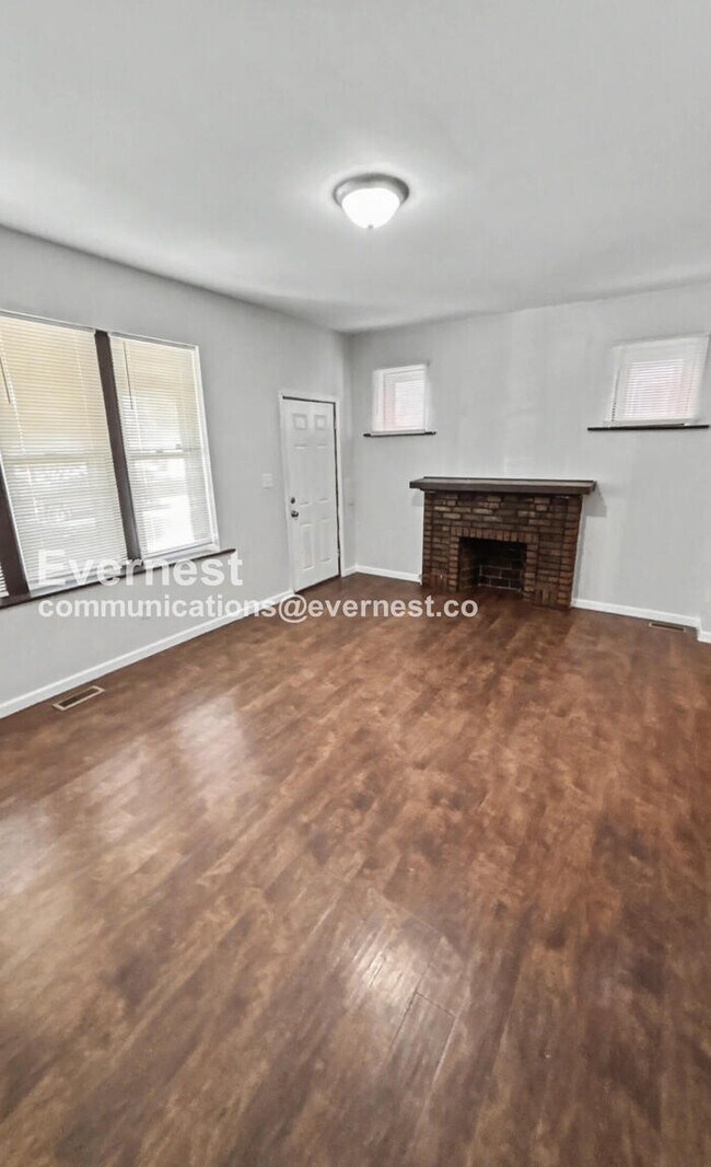 Foto del edificio - 3 Bed31 Bath Home with Fenced Yard / Available Now!