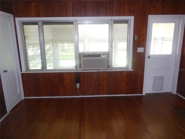 Foto del edificio - 819 40th Ave N