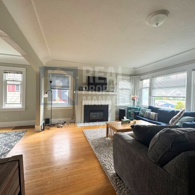 Building Photo - TMMADP, LLC (Simmons, T) - 921 (Cascade Gr...