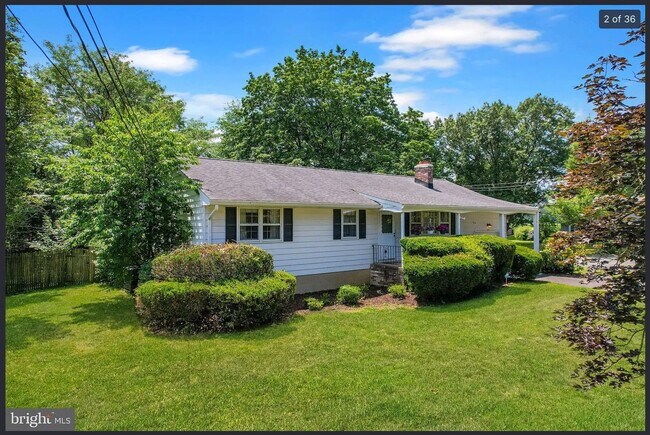 Foto del edificio - 163 Hickory Corner Rd
