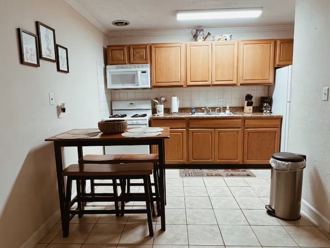 Photo - 1700 SW 16th Ct Apartment