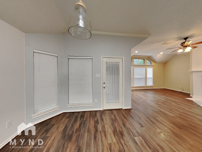 Building Photo - 7116 Meadowside Rd S