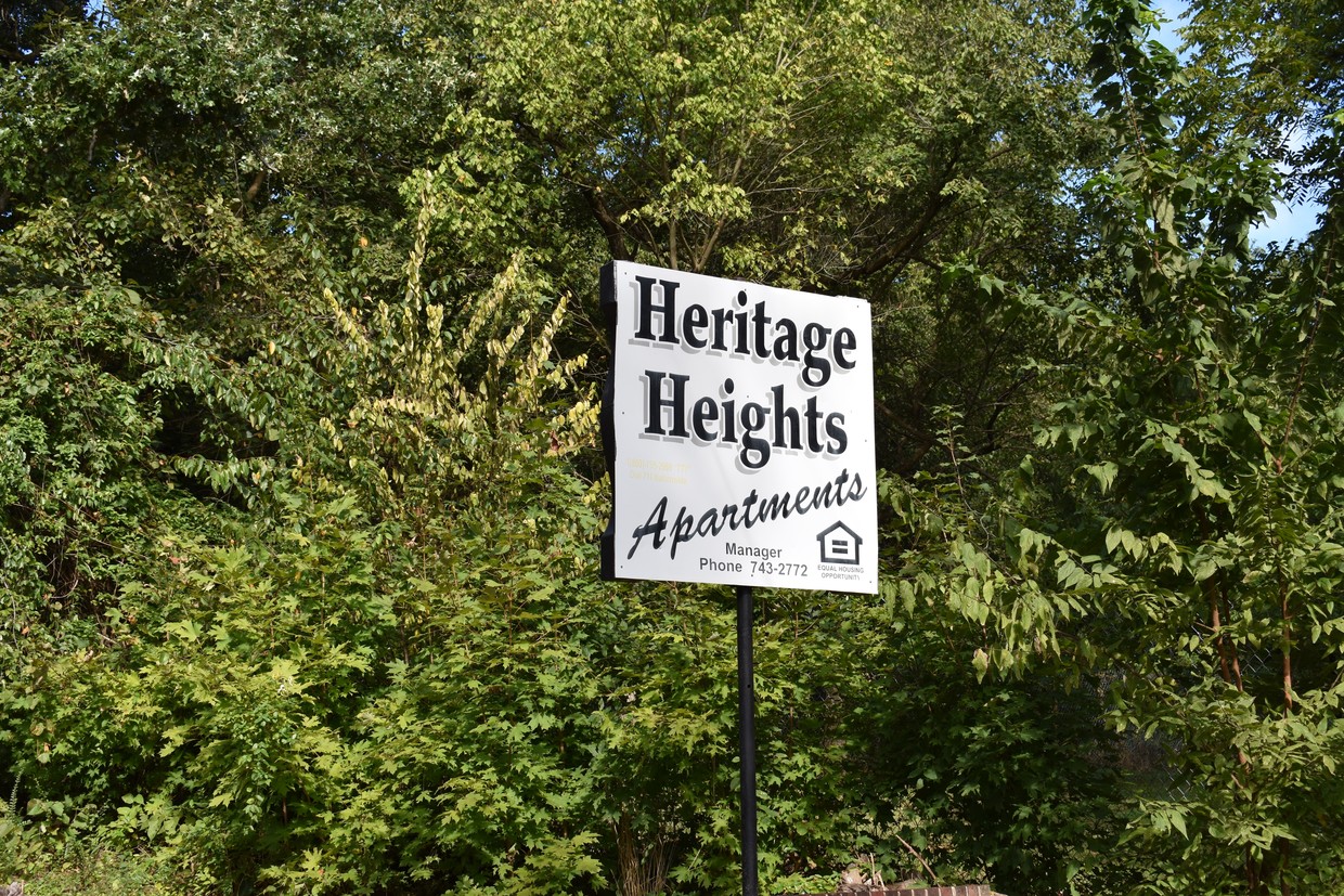 Letreros - Heritage Heights Apartments