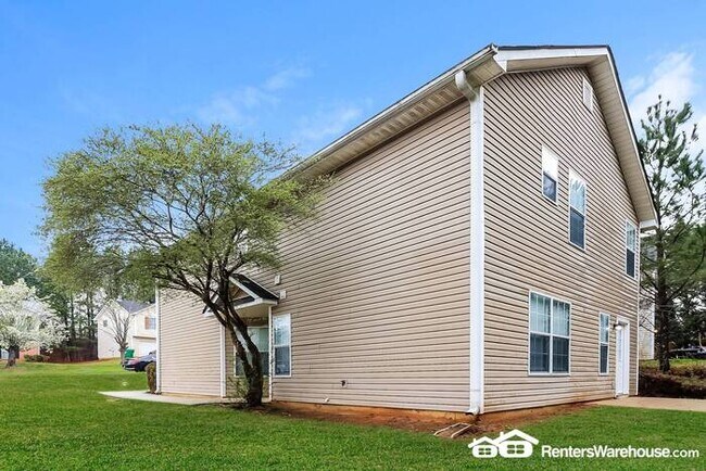 Foto del edificio - Beautiful Two Story -  Near South Dekalb