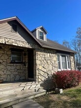 Building Photo - 214 Olive St