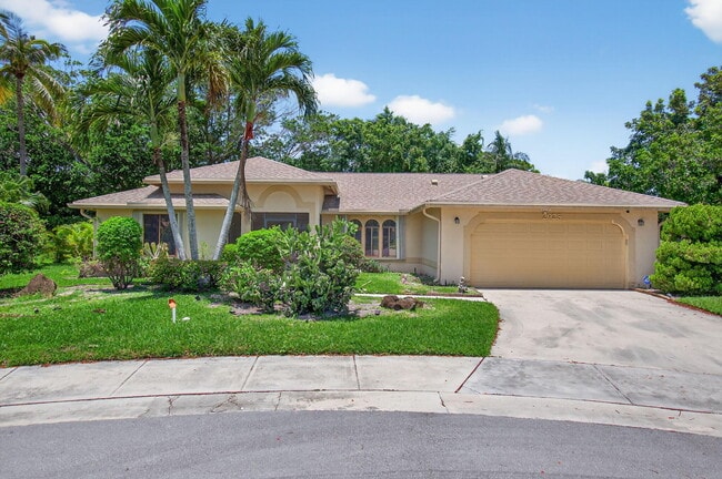 Building Photo - 2925 Riviera Dr