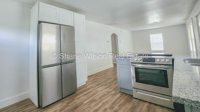 Foto del edificio - Take a look at this little gem. 2 BR / 1 B...