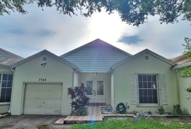 Building Photo - 7705 Forest Green Ln