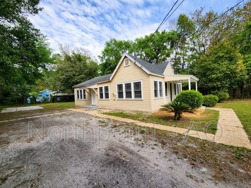 7739 Hammond Blvd, Jacksonville, FL 32220 House Rental in