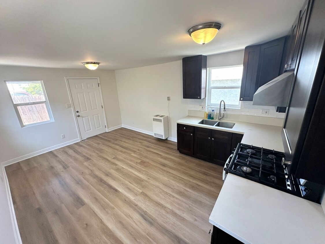 Foto principal - Highly updated and private Cottage. No sha...
