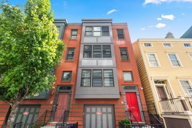 Building Photo - 7 Wayne St