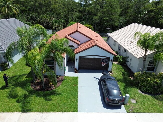 Building Photo - 10674 Oak Bend Way