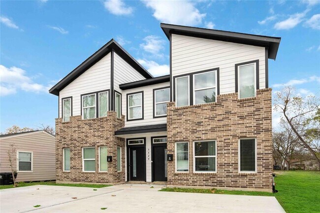 Building Photo - 5329 Higgins St