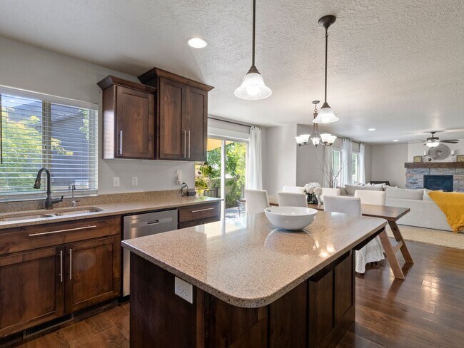 Foto del edificio - Beautiful Bluffdale home for rent!