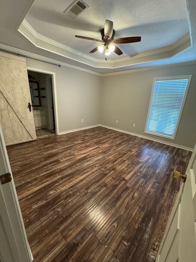 Building Photo - 635 Briars Bend