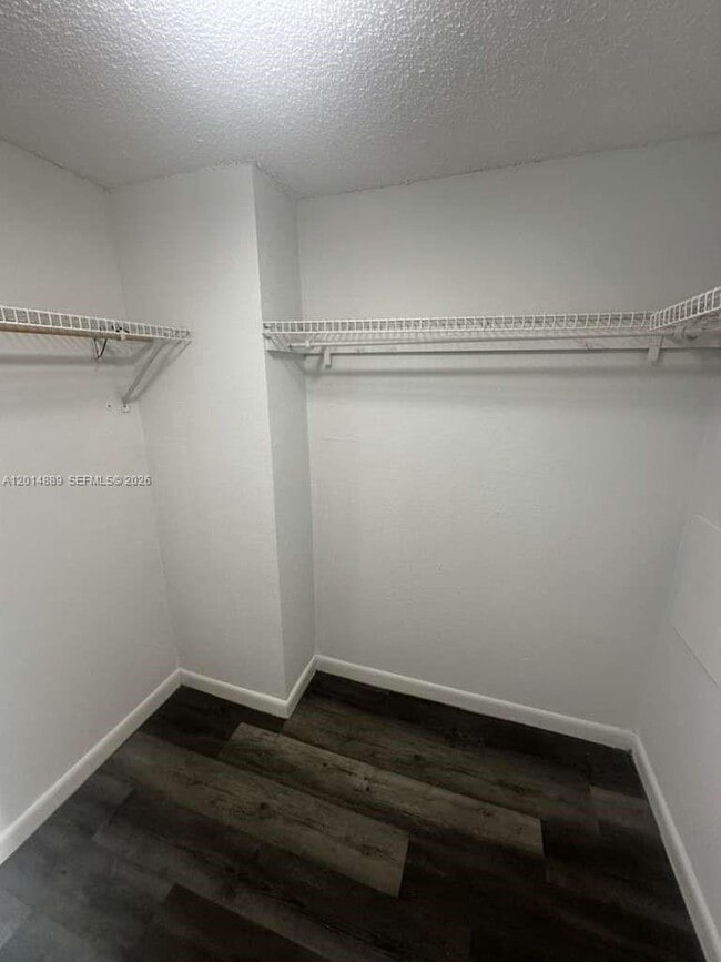 Foto del edificio - 2903 NE 163rd St