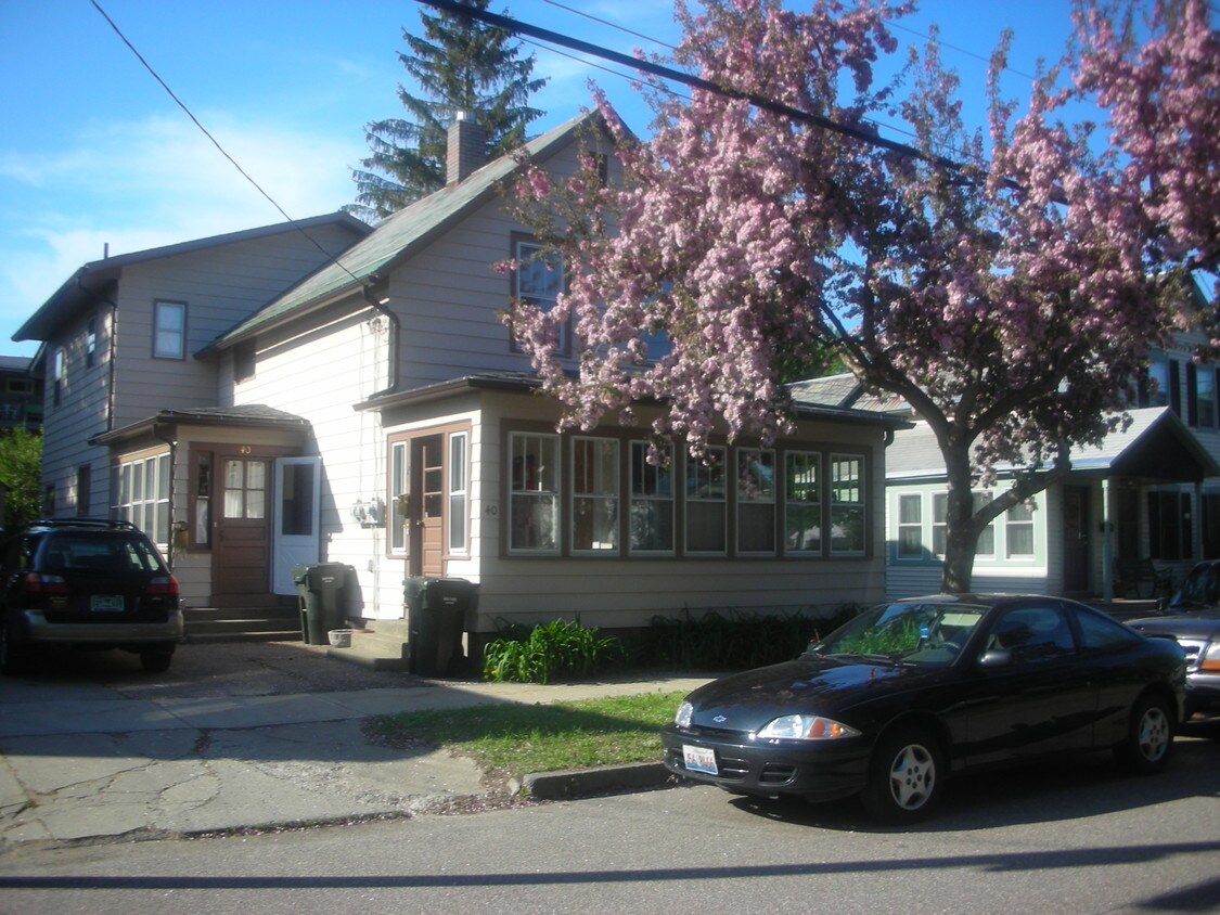 Primary Photo - 40 Strong St