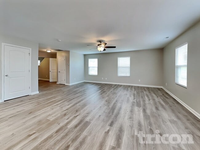 Building Photo - 312 Sequoia Dr