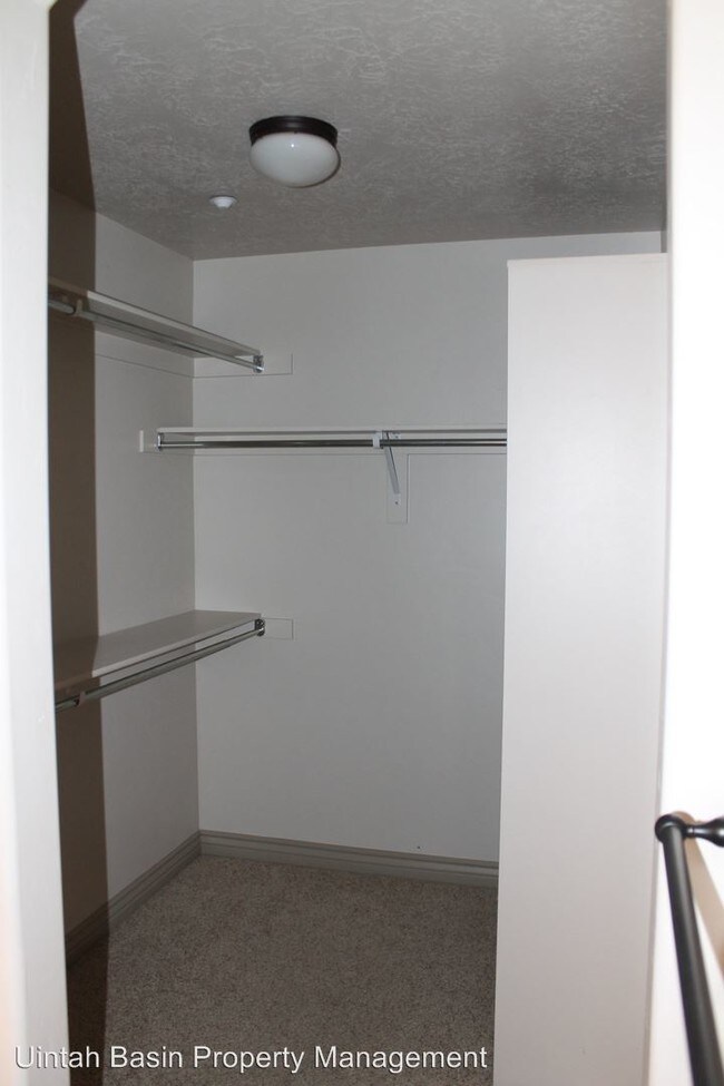 825 S 90 E Unit E302 Vernal Ut 84078 Condo For In Building Photo 825 S 90 E