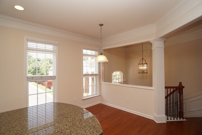 Building Photo - Wonderful 3 Bed  3.5 Bath Townhome in Vini...