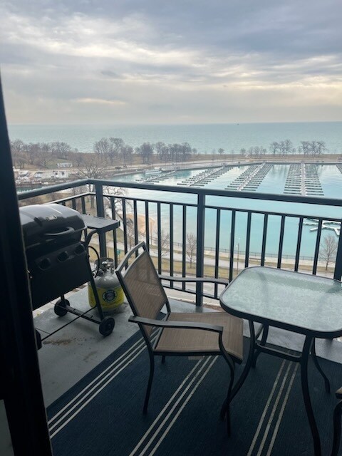 Foto del edificio - 3430 N Lake Shore Dr