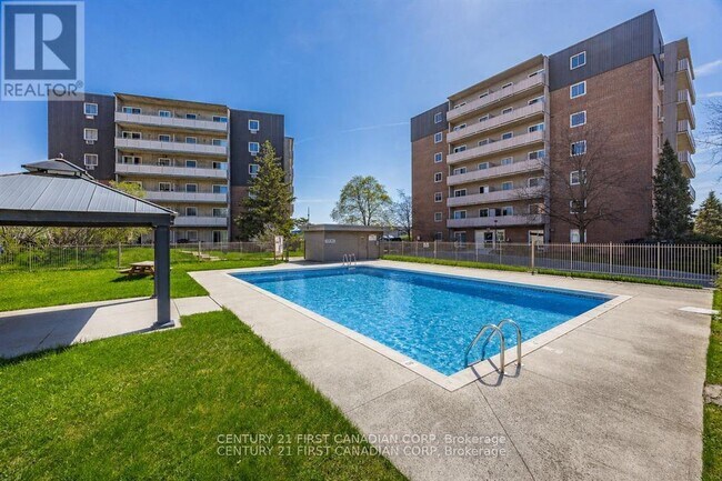 Building Photo - 1104 Jalna Blvd