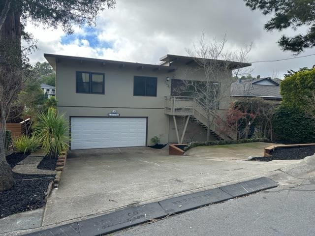 Building Photo - 2730 Monserat Ave