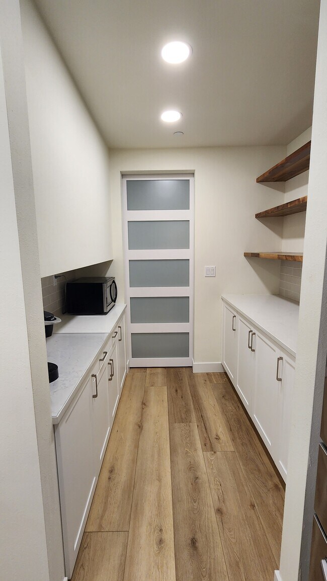Foto del edificio - 3075 Walker Rd