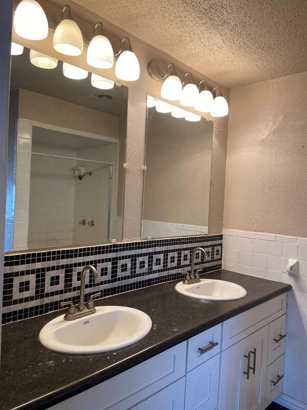 Building Photo - 9914 Brockbank Dr
