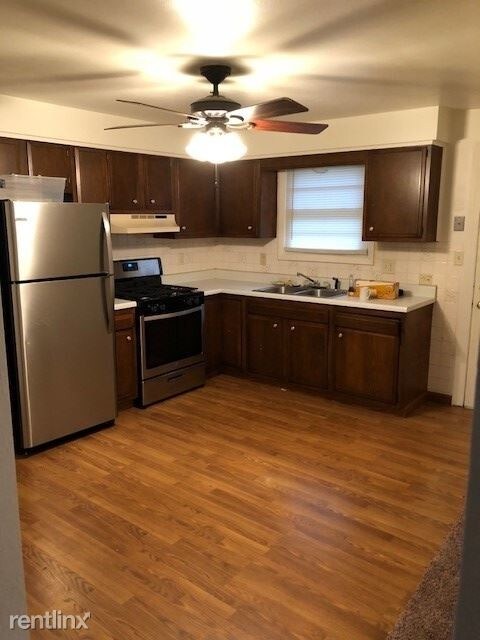 Building Photo - 421 E Moneta Ave