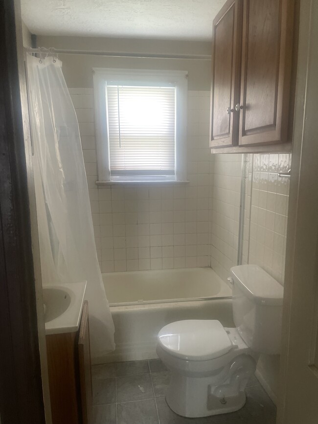 bathroom - 2938 S 6th St