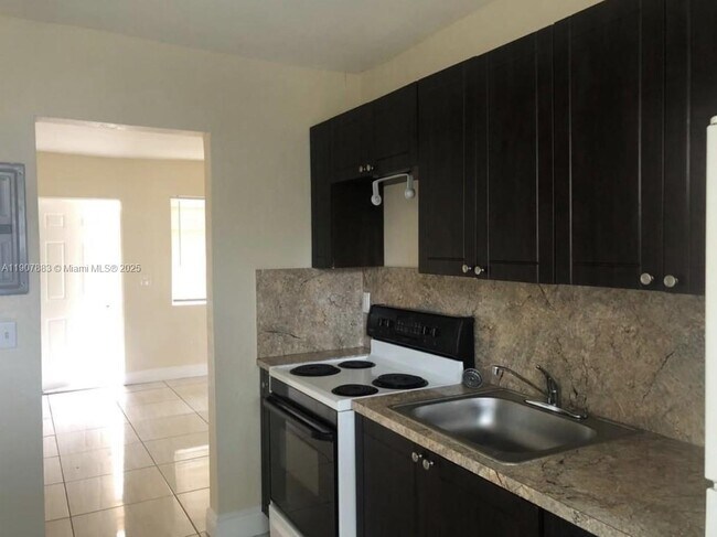 Foto del edificio - 1940 Washington Ave