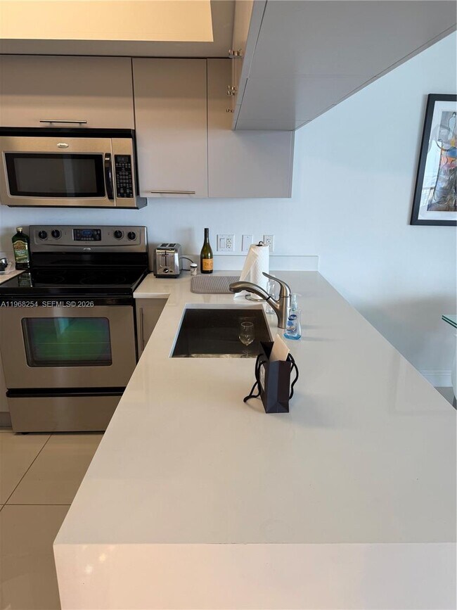 Foto del edificio - 1750 N Bayshore Dr