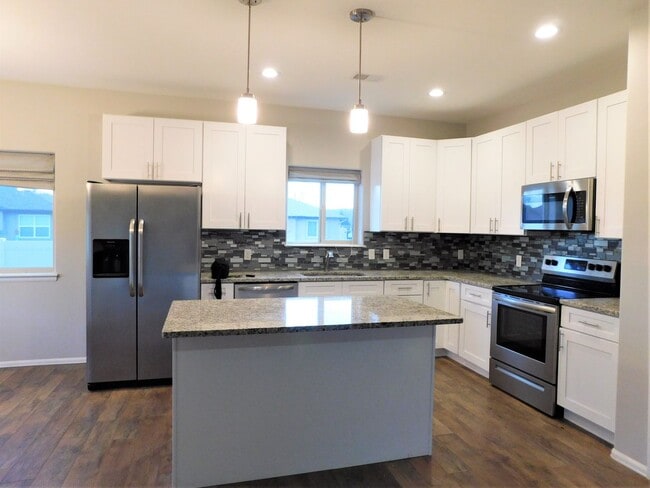 Building Photo - Incredibly nice home in Pear Park!!